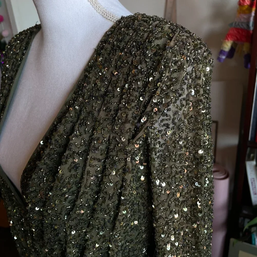 NWT Retrofête Green Long Sleeve Sequin Dress With Plunging Neckline Size L - Picture 9 of 15